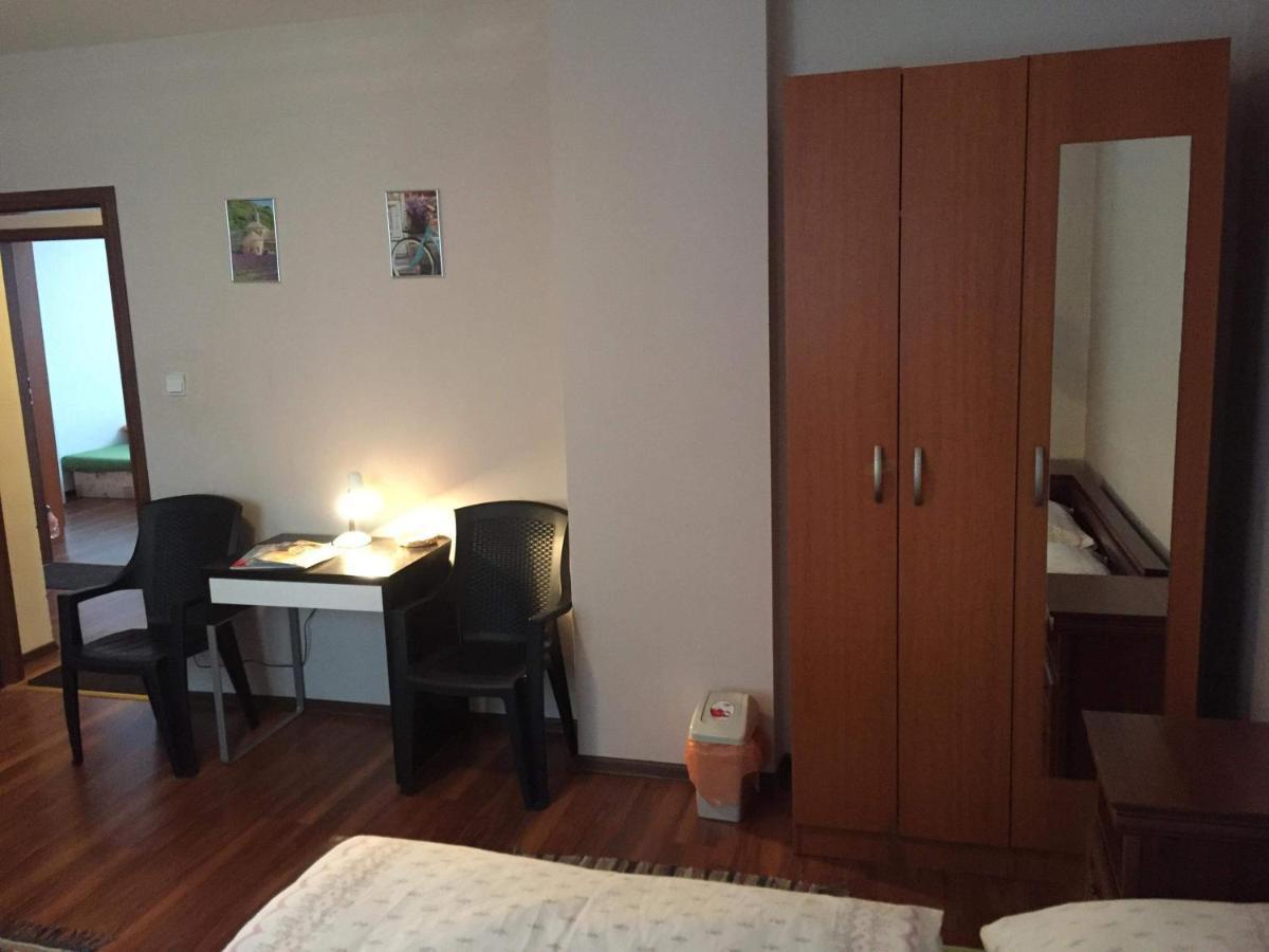 Hostel Fontana Жилина Екстериор снимка