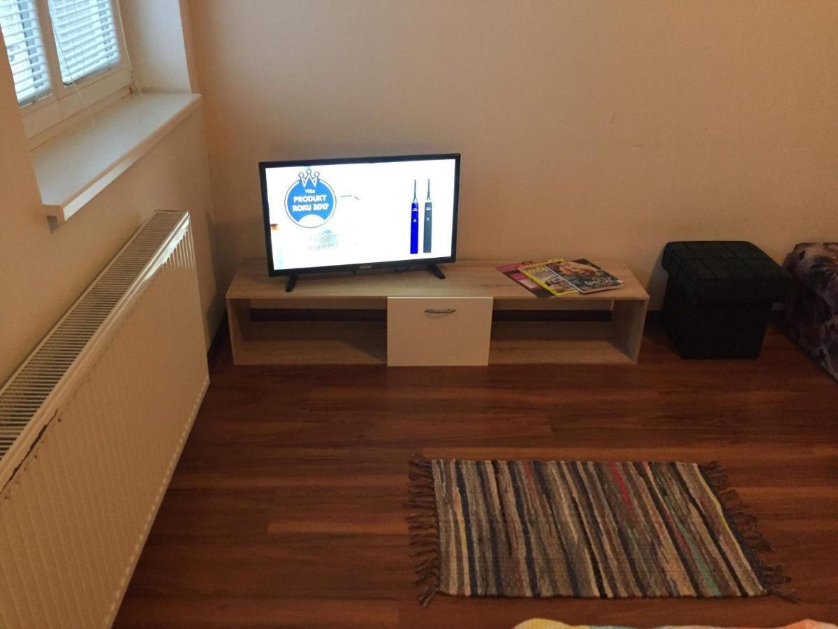 Hostel Fontana Жилина Екстериор снимка