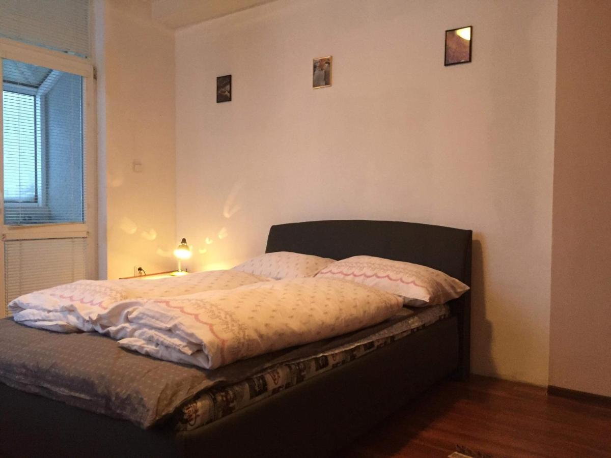 Hostel Fontana Жилина Екстериор снимка