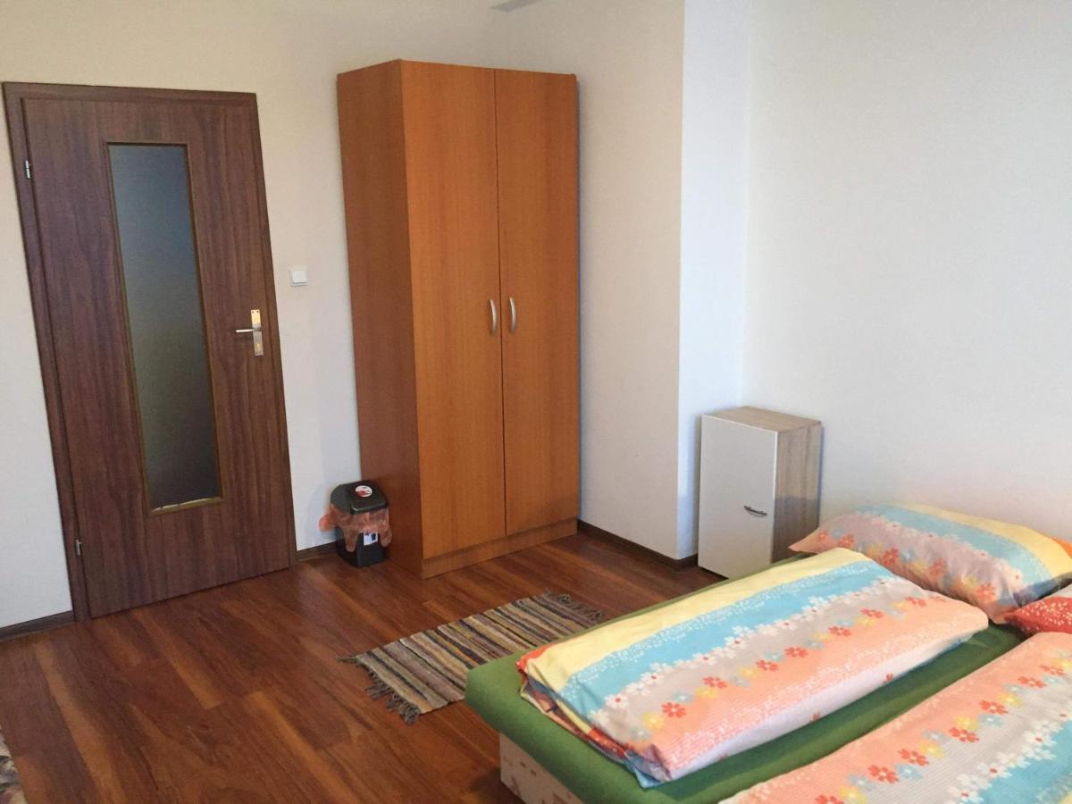 Hostel Fontana Жилина Екстериор снимка