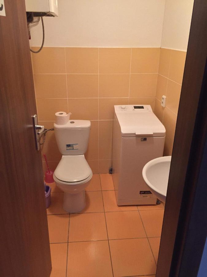 Hostel Fontana Жилина Екстериор снимка