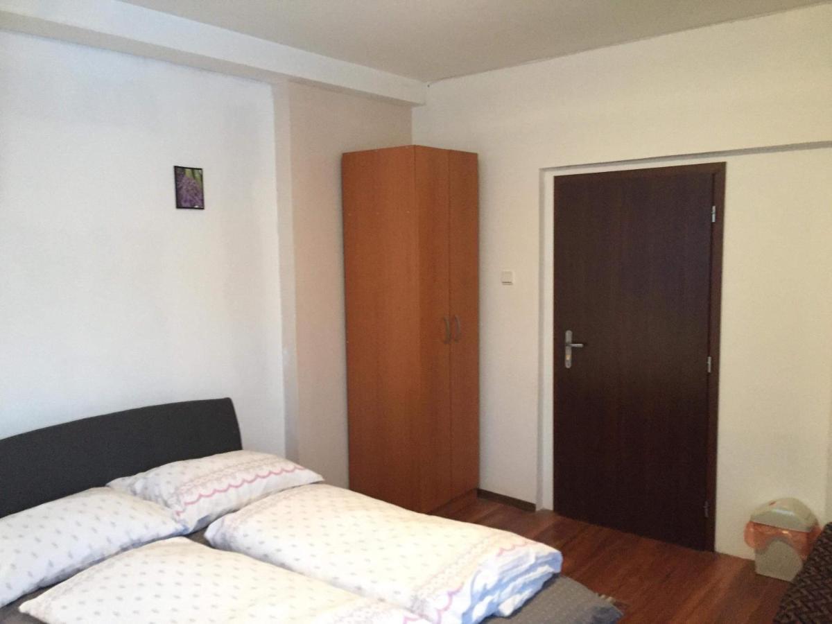 Hostel Fontana Жилина Екстериор снимка