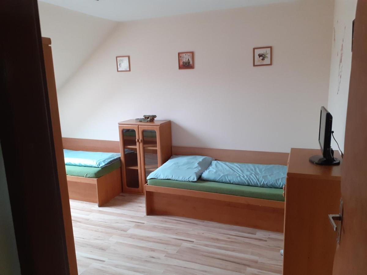 Hostel Fontana Жилина Екстериор снимка